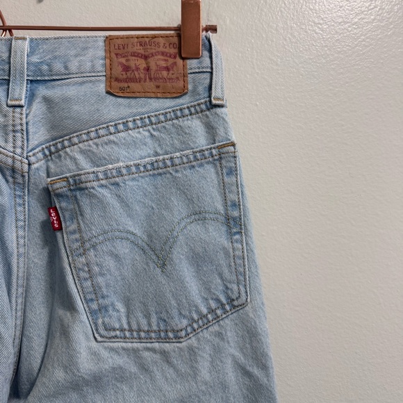 Women’s 501 Light Wash Straight Leg Denim Jeans Size 24 - Picture 8 of 16